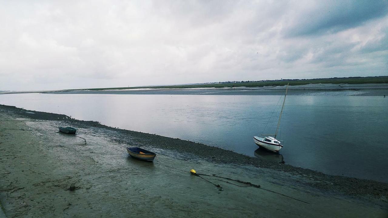 Odyssee Gite Sur Peniche Saint-Valéry-sur-Somme Exteriör bild